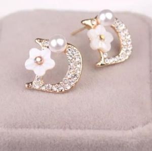 Ear ring studs Flower/ Pearls letter earring fashion studs